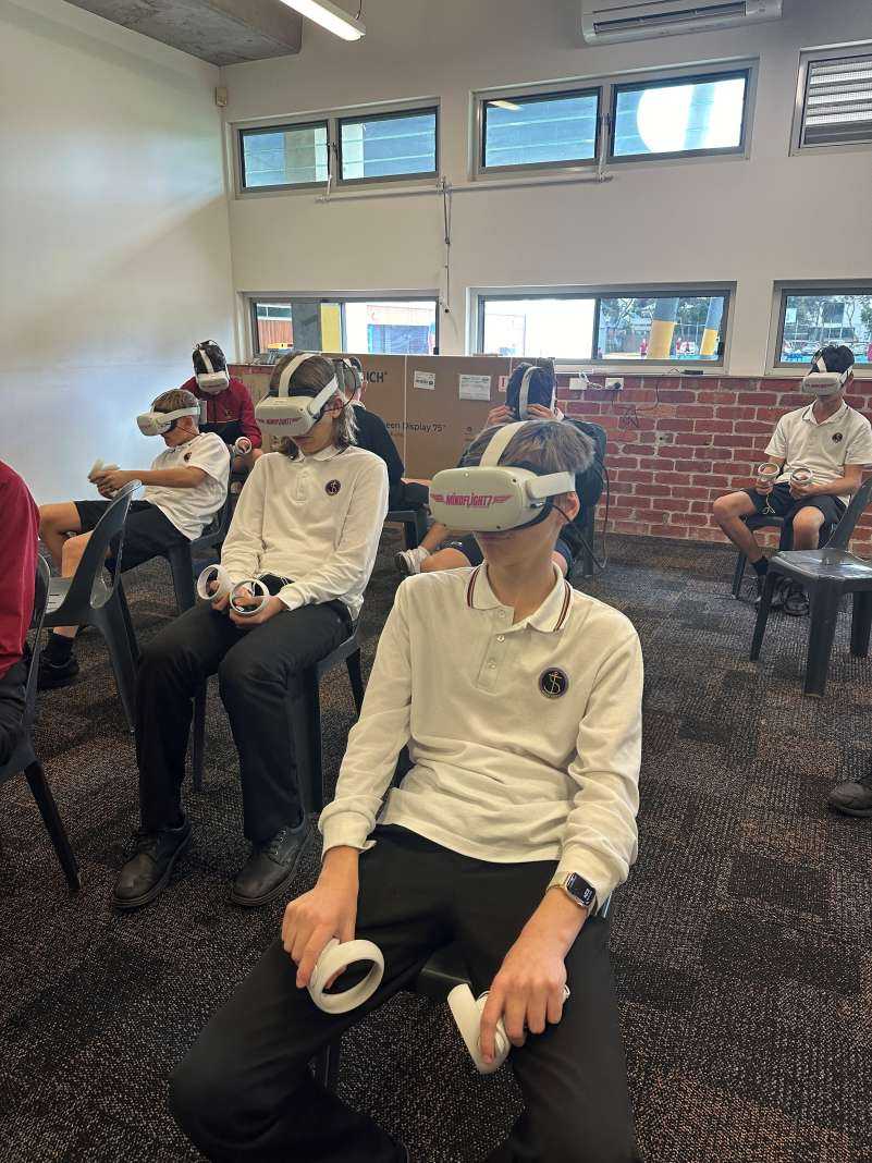 8H English Virtual Reality Headsets
