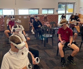 8I experiencing the wonders of virtual reality